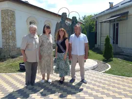 Открытие памятника Петру и Февронии Муромским состоялось сегодня в Большом Хомутце