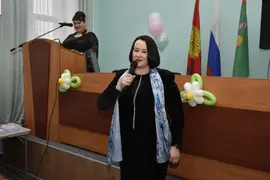 Накануне  Дня матери лучших мам Добринского района пригласили в большой зал администрации района