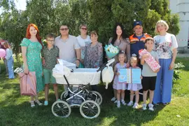 В честь Дня семьи, любви и верности на главной площади Доброго состоялось праздничное торжество