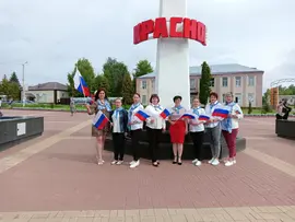 В Краснинском районе прошла акция "Живём под российским флагом"