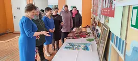Активистки Краснинского отделения ЛООО  «Союз женщин Липецкой области» организовали выставку цветов из кожи