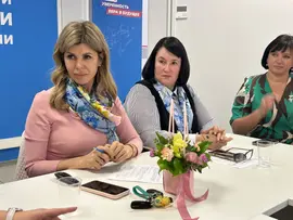 "Предпраздничная встреча: женщины-лидеры Липецка обсудили проекты и получили награды"
