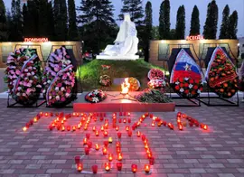 Каждый год в рамках всероссийской акции «Свеча памяти» по всей России зажигаются свечи в ночной тишине