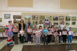 Подарили праздник первоклассникам