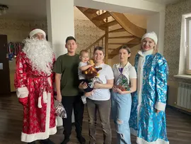 Активистки и члены Союза женщин  Тербунского округа поздравили  детей погибших и многодетных участников СВО