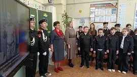 19 февраля в преддверии Дня защитника Отечества в МБОУ СОШ №3 г. Усмани состоялось торжественное открытие "Парты героя" - Несветаева Андрея Вячеславовича