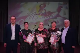 Торжественное мероприятие, посвященное Международному женскому дню, состоялось в Добровском доме культуры