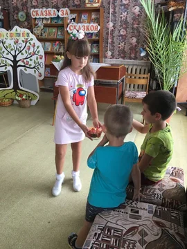 Для читателей и посетителей библиотеки организовали праздник «Яблочный спас»