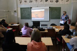 Летят над миром журавли