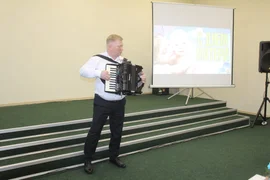 Торжественный прием накануне Дня матери провел глава Добровского района Анатолий Попов