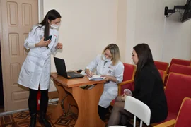 Приём специалистами-офтальмологами медицинского центра «Пульс»