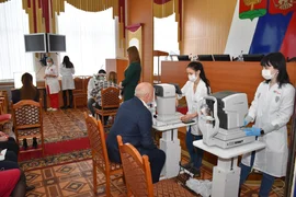 Приём специалистами-офтальмологами медицинского центра «Пульс»