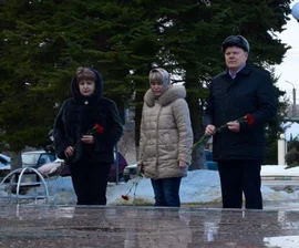Цветы к каждому воинскому мемориалу защитникам Отечества