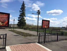 Женщины вместе с детьми привели в порядок детскую площадку в селе Порой