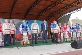 Члены Становлянского отделения Союза женщин приняли участие в акции Красная гвоздика