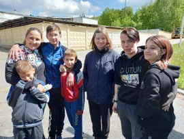 Елена Пронина и Светлана Тодорова в очередной раз посетили своих друзей в лагере "КЛЕН" с гуманитарной помощью
