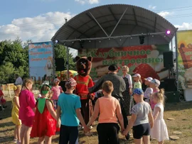 25 июня в селе Нижнее Казачье состоялся 7-ой туристический фестиваль "Клубничное настроение"