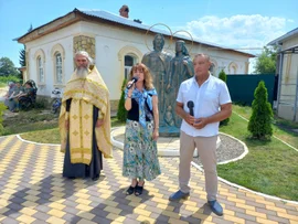 Открытие памятника Петру и Февронии Муромским состоялось сегодня в Большом Хомутце