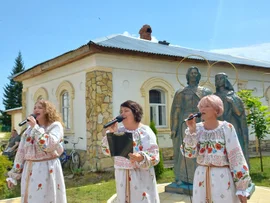 Открытие памятника Петру и Февронии Муромским состоялось сегодня в Большом Хомутце