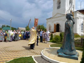 Открытие памятника Петру и Февронии Муромским состоялось сегодня в Большом Хомутце