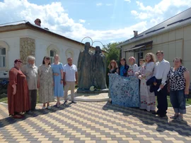 Открытие памятника Петру и Февронии Муромским состоялось сегодня в Большом Хомутце
