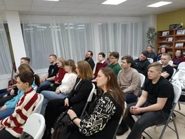 В Молодежном центре состоялась встреча молодежи со священниками Усманского Церковного округа