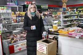 По инициативе Союза женщин Елецкого района в торговых точках установлены ящики сбора гуманитарной поддержки военнослужащим в зоне СВО
