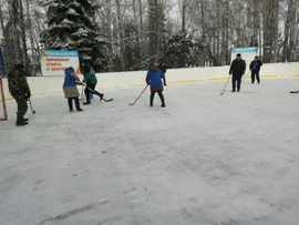 Оригинально прошло закрытие ледового сезона на хоккейной площадке в селе Средняя Матренка Добринского района