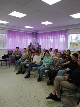 Членом женсовета Усманского района была проведена литературно-музыкальная встреча "В каждом звуке Родина"