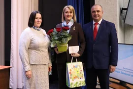 На 25 сессии Совета депутатов Елецкого района VII созыва присутствовала председатель Союза женщин Липецкой области Вера Ивановна Урываева