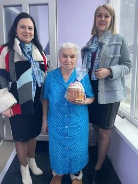 В преддверии великого христианского праздника Пасхи активистки Елецкого районного отделения Союза женщин Липецкой области организовали поздравления нашим старшим подругам