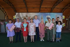 В честь Дня семьи, любви и верности на главной площади Доброго состоялось праздничное торжество