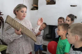 Союз женщин Елецкого района поздравил ребят с началом учебного года
