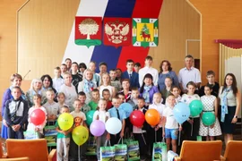 Союз женщин Елецкого района поздравил ребят с началом учебного года