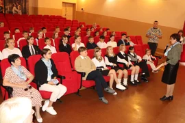 4 сентября в кинотеатре "Дон" для 6 классов СОШ №1 прошел урок гражданственности "РОССИЯ ПРОТИВ ТЕРРОРА"