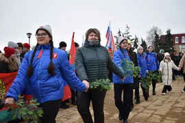 Митинг, посвященный десятой годовщине воссоединения Крыма с Россией, состоялся на главной площади Доброго