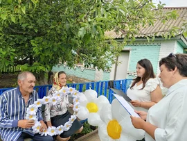 Активистки Добринского района поздравили тринадцать семейных пар, состоящих в браке 50 и более лет