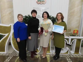 Татьяне Ртищевой вручили почетный знак «Слава матери»