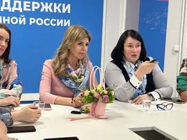 "Предпраздничная встреча: женщины-лидеры Липецка обсудили проекты и получили награды"
