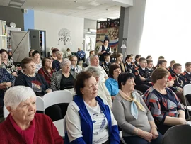 В мир приходит женщина, чтобы мир спасти