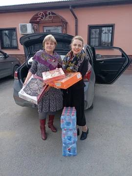 Активистки Добровской ЛООО "Союз женщин Липецкой области" собрали пасхальные подарки для участников СВО