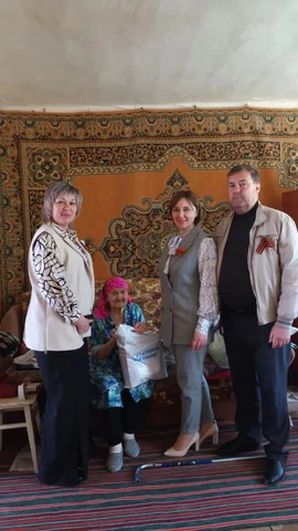Активистки Союза Женщин России липецкого регионального отделения поздравили наших дорогих тружеников тыла