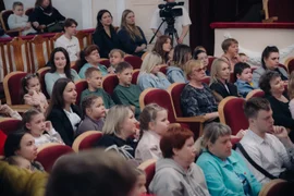 В драматическом театре"Бенефис"состоялась премьера детского спектакля"Шкатулка сказок"