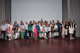 В День семьи, любви и верности большой праздник состоялся в Добровском доме культуры.