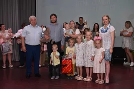 В День семьи, любви и верности большой праздник состоялся в Добровском доме культуры.