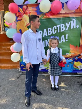 Торжественный первый школьный звонок прозвенел первого сентября в школах Краснинского муниципального района