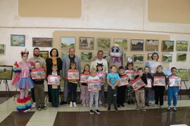 Подарили праздник первоклассникам
