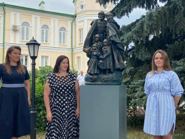В Липецке презентовали макет памятника Петру и Февронии
