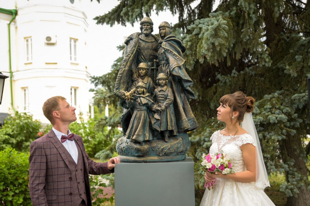 В Липецке презентовали макет памятника Петру и Февронии