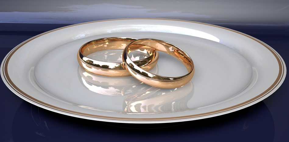 Однополые браки противоречат Конституции и традициям России